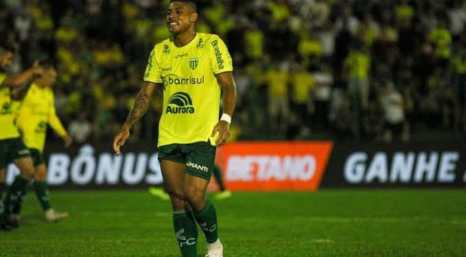 Ex-Vasco lidera ranking de goleadores das quatro divisões nacionais