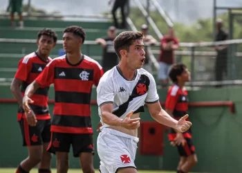 Artilheiro, garçom, volante campeão.. Conheça cinco promessas do Vasco no Sub-17