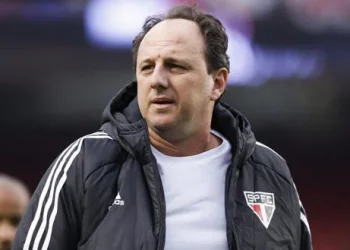 Rogério Ceni ganha força no Vasco, mas clube trabalha com outras opções