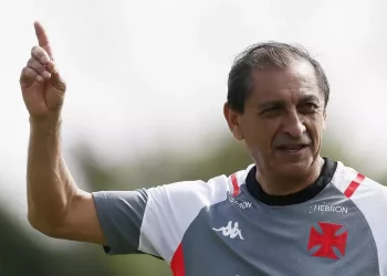 Ramón Díaz não comandará o Vasco contra o Atlético-MG; veja quem assume