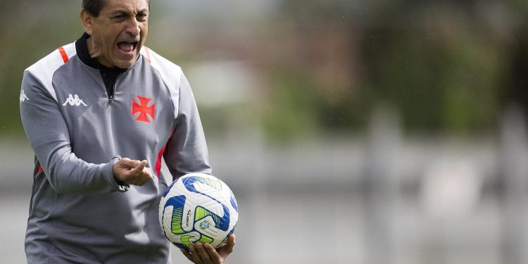 Ramón Díaz fica espantado negativamente com nova contratação do Vasco