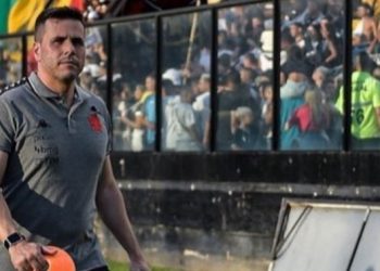 Vasco comunica desligamento de preparador físico da equipe profissional