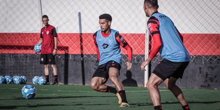 Vasco faz proposta por jogador da Série B