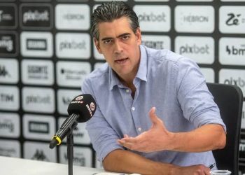 De saída? Paulo Bracks, do Vasco, pode ir para o Atlético-MG