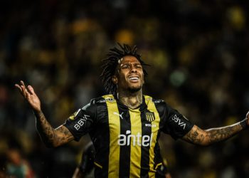 Vasco: Dirigente do Peñarol afirma que Abel Hernández não sairá do clube
