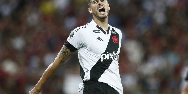 Pedro Raul se despede de jogadores do Vasco e vai assinar com Toluca