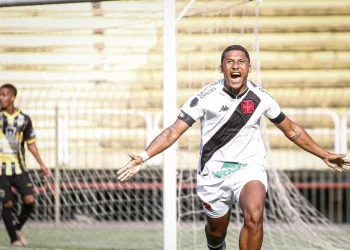 Atacante da base deve ganhar chances no Vasco; conheça