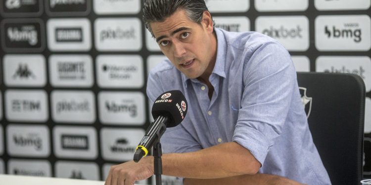 URGENTE! Bracks vai se reunir com Diego Costa em Madri para convencer atacante a jogar no Vasco