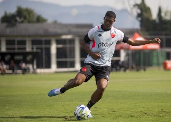 3 Gigantes da Europa monitoram Rayan, do Vasco; confira quais são