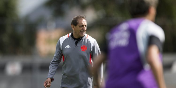 Ramón Díaz promete reforços no Vasco e abre o jogo sobre Lanzini
