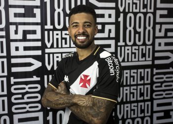 Vasco anuncia a contratação do meio-campo Paulinho