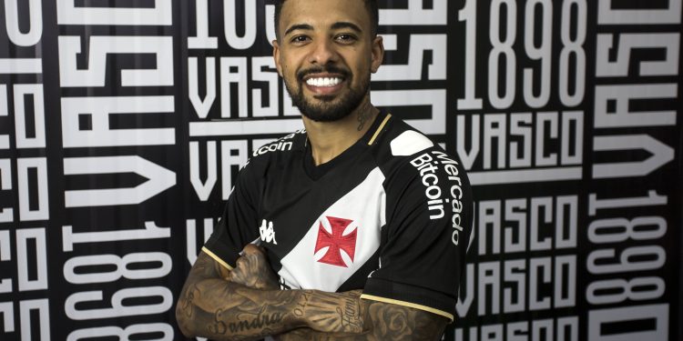 Vasco anuncia a contratação do meio-campo Paulinho