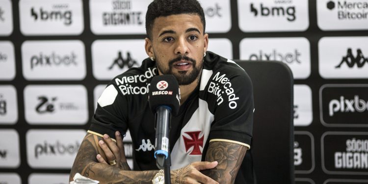 Paulinho recebe regularização na CBF e já pode estrear pelo Vasco