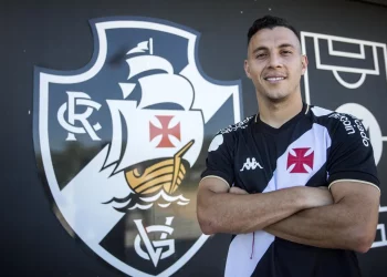 Novo camisa 9 do Vasco já está no BID e vai jogar contra o Corinthians