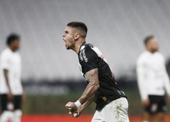 Vasco teve o primeiro gol com bola rolando desde a derrota para o Internacional