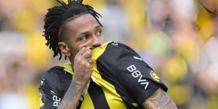 Vasco: Empresário de Abel Hernández vai à FIFA por rescisão do atacante