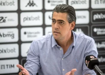 Vasco chega ao último dia da janela com várias pendências no elenco e sem camisa 10