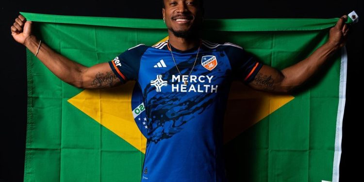 Lances de Sergio Santos, cogitado no Vasco