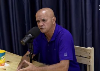 Dé Aranha viraliza ao pedir para não fazer mais jogos do Vasco pela Rádio Tupi