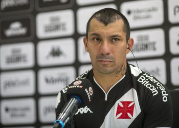Medel é apresentado e projeta: “Colocar o Vasco onde merece”