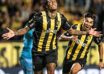 Abel Hernández: Vasco ganha não de presidente do Peñarol