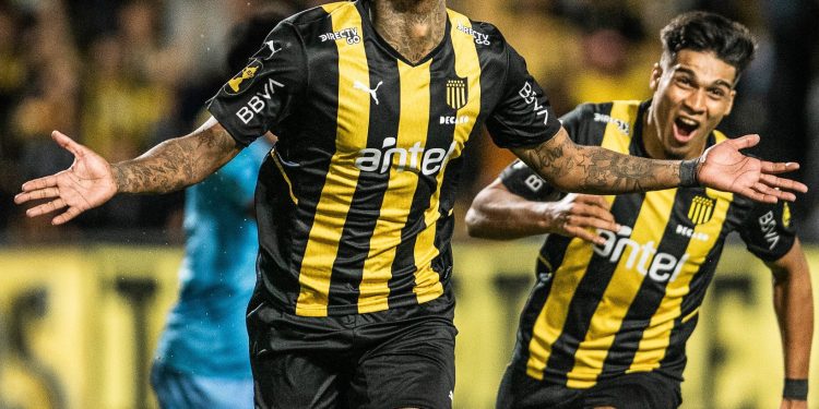 Abel Hernández: Vasco ganha não de presidente do Peñarol