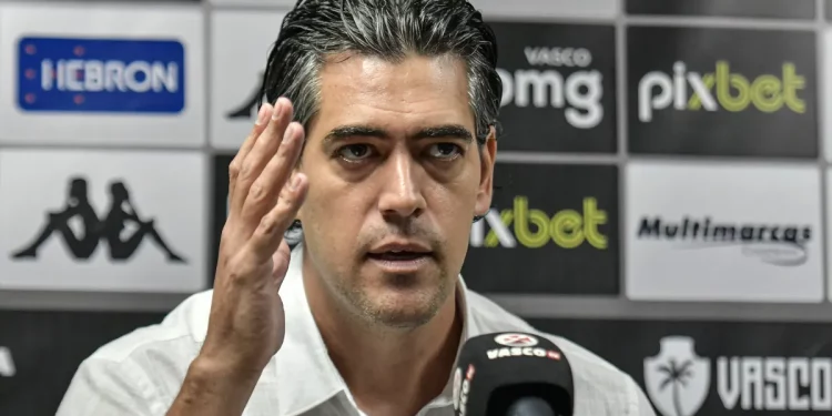 Negociação entre Vasco e defensor avança