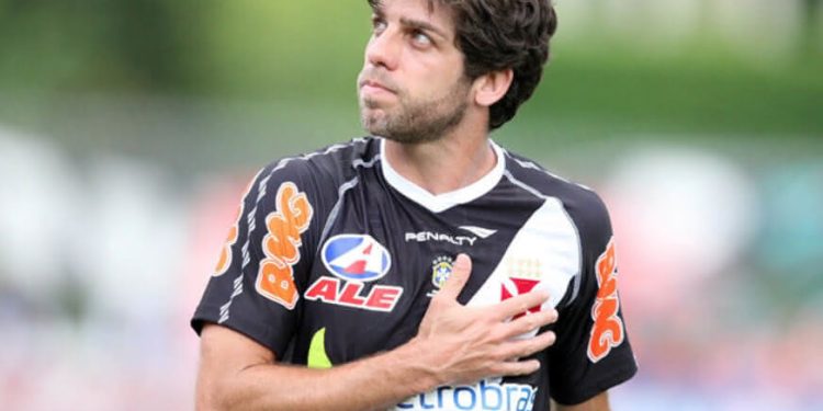 Vasco tem interesse em Juninho Pernambucano