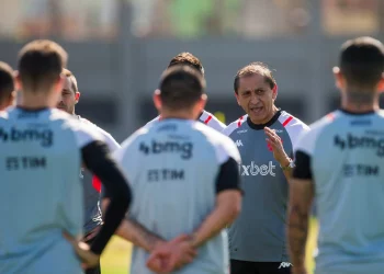 Vasco foca no Palmeiras e treina forte visando próxima rodada