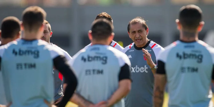 Vasco foca no Palmeiras e treina forte visando próxima rodada