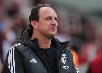 Rogério Ceni e Pezzolano são os grandes alvos do Vasco