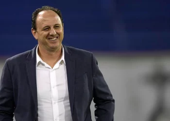 Rogério Ceni se anima para trabalhar no Vasco