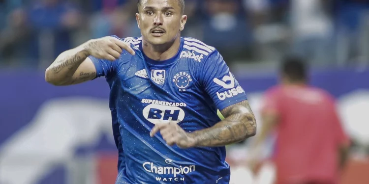 Torcedor do Vasco, Edu fecha com concorrente do Cruzmaltino