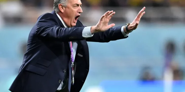 URGENTE! Gustavo Alfaro recusa primeira proposta do Vasco; negociação segue em andamento