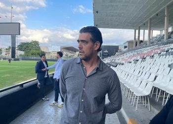 Vasco acerta com camisa 10, mas depende da liberação do clube detentor do passe, diz jornalista