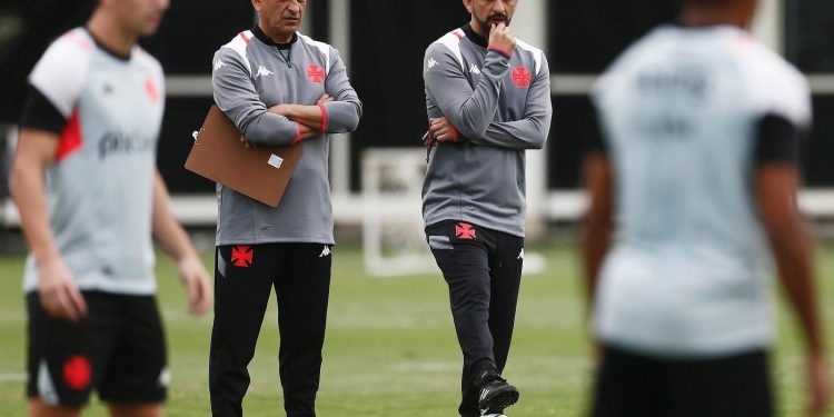 Vasco confirma 4 reforços e ganha opções