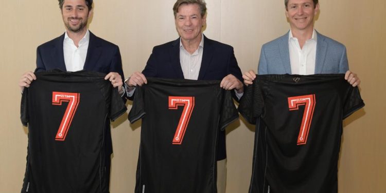 Existe desconfiança da torcida sobre a próxima parcela do contrato com a 777 Partners, que garante 120 milhões de aporte sobre o Vasco