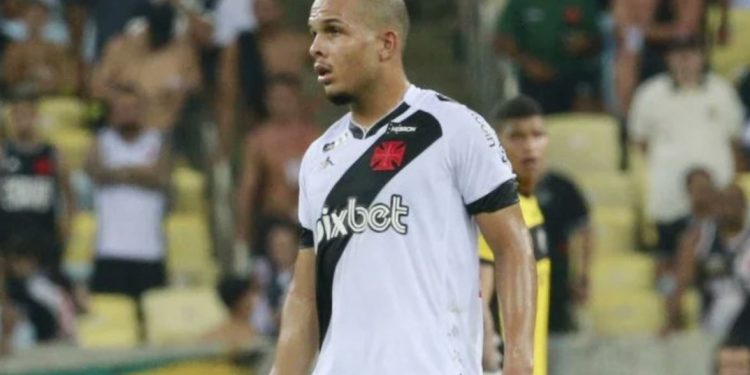 Vasco está muito próximo de liberar volante para clube brasileiro