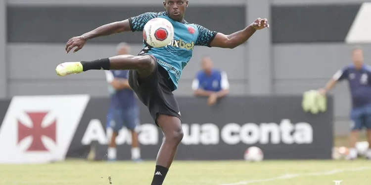 Vasco negocia zagueiro com clube de Portugal