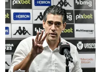Confira as primeiras declarações de Paulo Bracks após demissão no Vasco