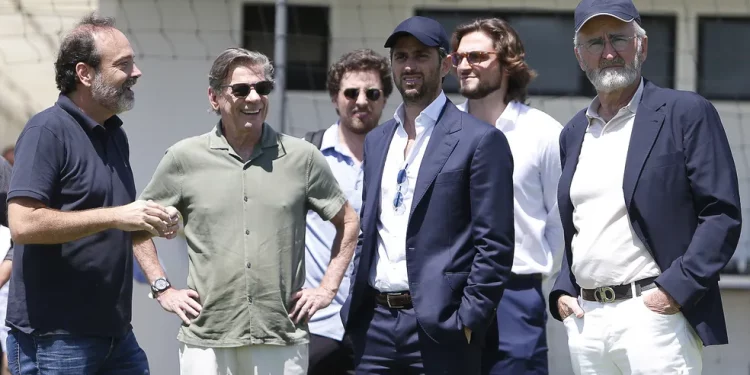 Vasco sela compromisso emergencial e promete reforços para atender pedidos de Ramón Díaz