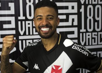 Paulinho é apresentado pelo Vasco e fala sobre versatilidade em campo
