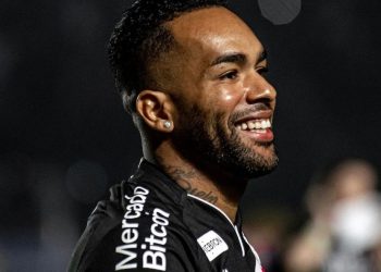 Entre sombras e visibilidades, Alex Teixeira completa um ano da volta ao Vasco