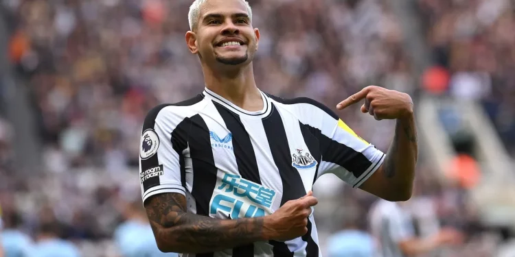 Bruno Guimarães revela ser vascaíno e leva torcida à loucura