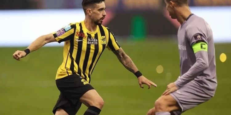 Meia desejado pela torcida revela proposta do Vasco