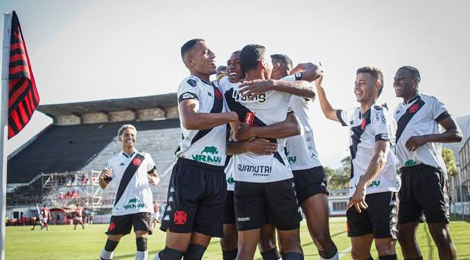 Vasco provoca o Fla após levar o título no sub-20: 'Goleiro que pega  pênalti a gente faz em casa' - Vasco - Extra Online