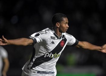 Vasco recebe proposta milionária por Eguinaldo; confira detalhes