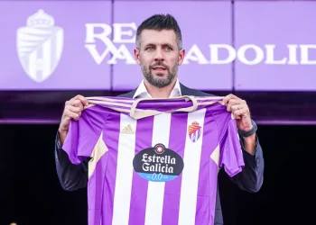 URGENTE! Vasco faz de tudo para convencer Pezzolano