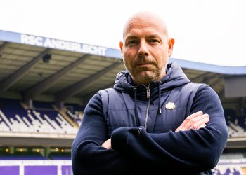 Clube da Europa entra na disputa com o Vasco por camisa 10