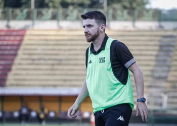 Base: Vasco contrata mais dois jogadores visando o futuro